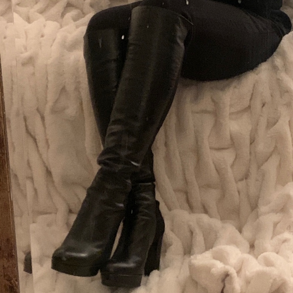 Stuart Weitzman LeatherBoots-over-knee-fabric-back